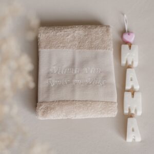 Handdoek met naam en zeepketting